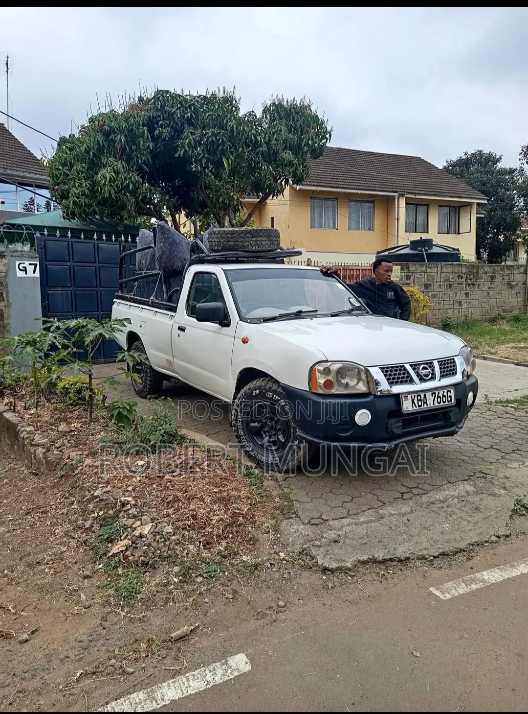Nissan Hardbody 2007 White