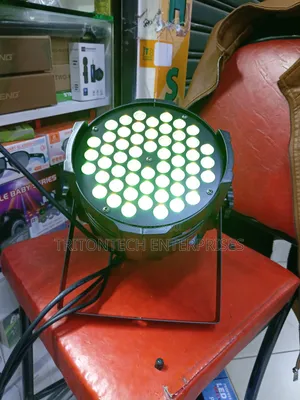 AuraBeam Pro 54X LED Par Can