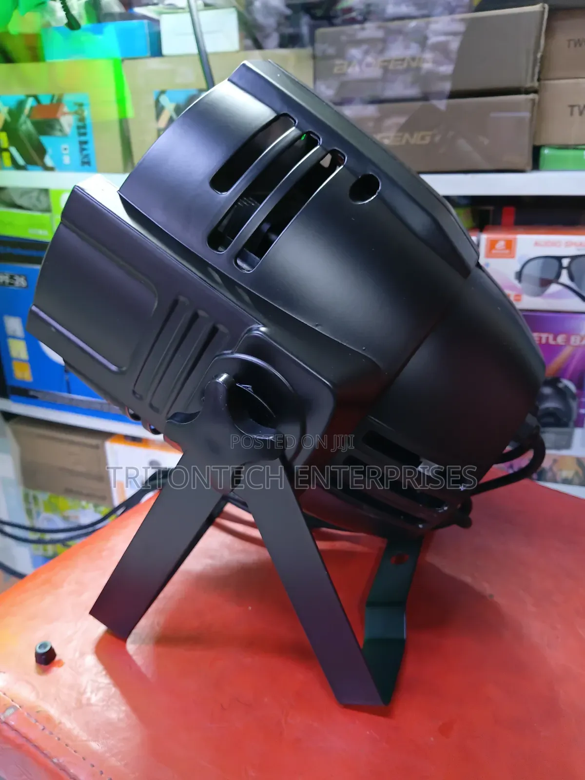 AuraBeam Pro 54X LED Par Can