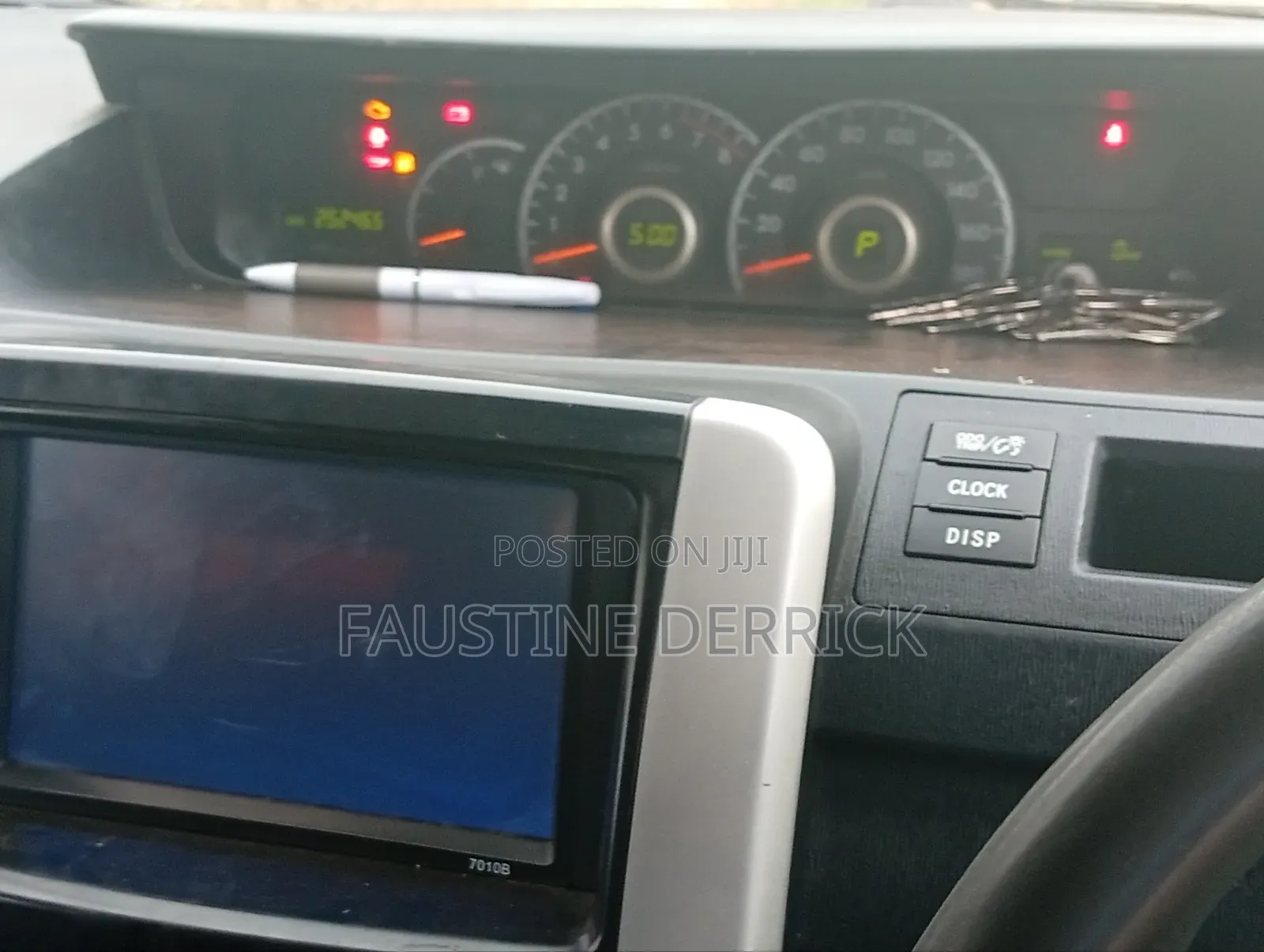 Toyota Noah 2013 White