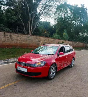 Volkswagen Golf 2011 Red