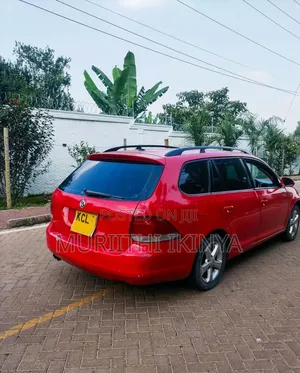 Volkswagen Golf 2011 Red