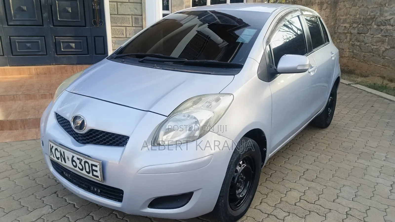 Toyota Vitz 2010 Purple