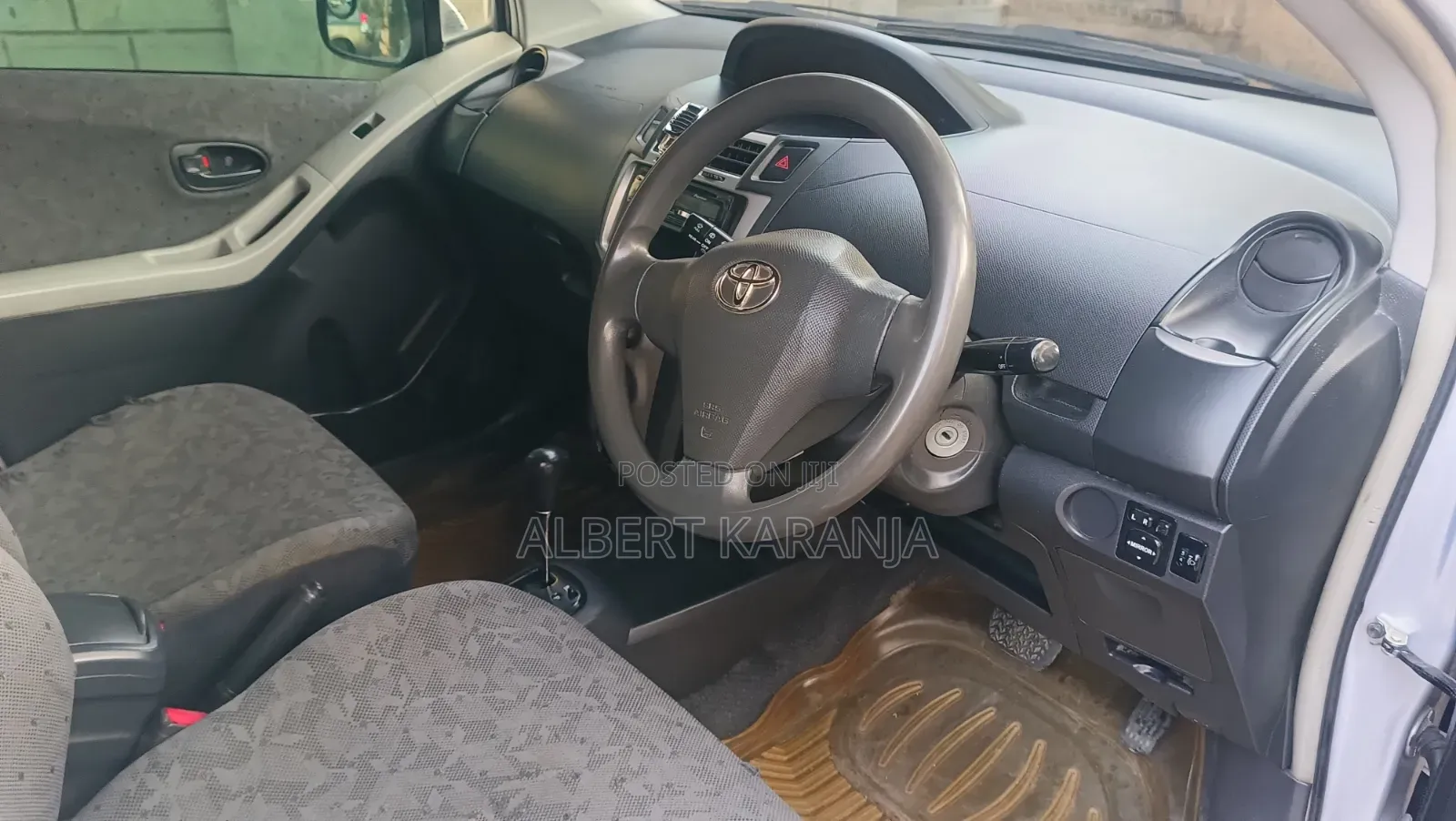 Toyota Vitz 2010 Purple