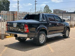 Toyota Hilux 3.0 D-4D 4x4 2014 Black
