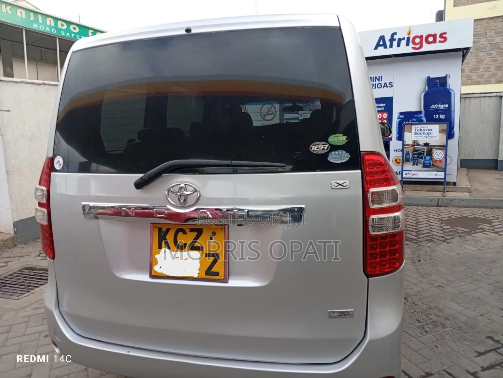 Toyota Noah 2013 Silver