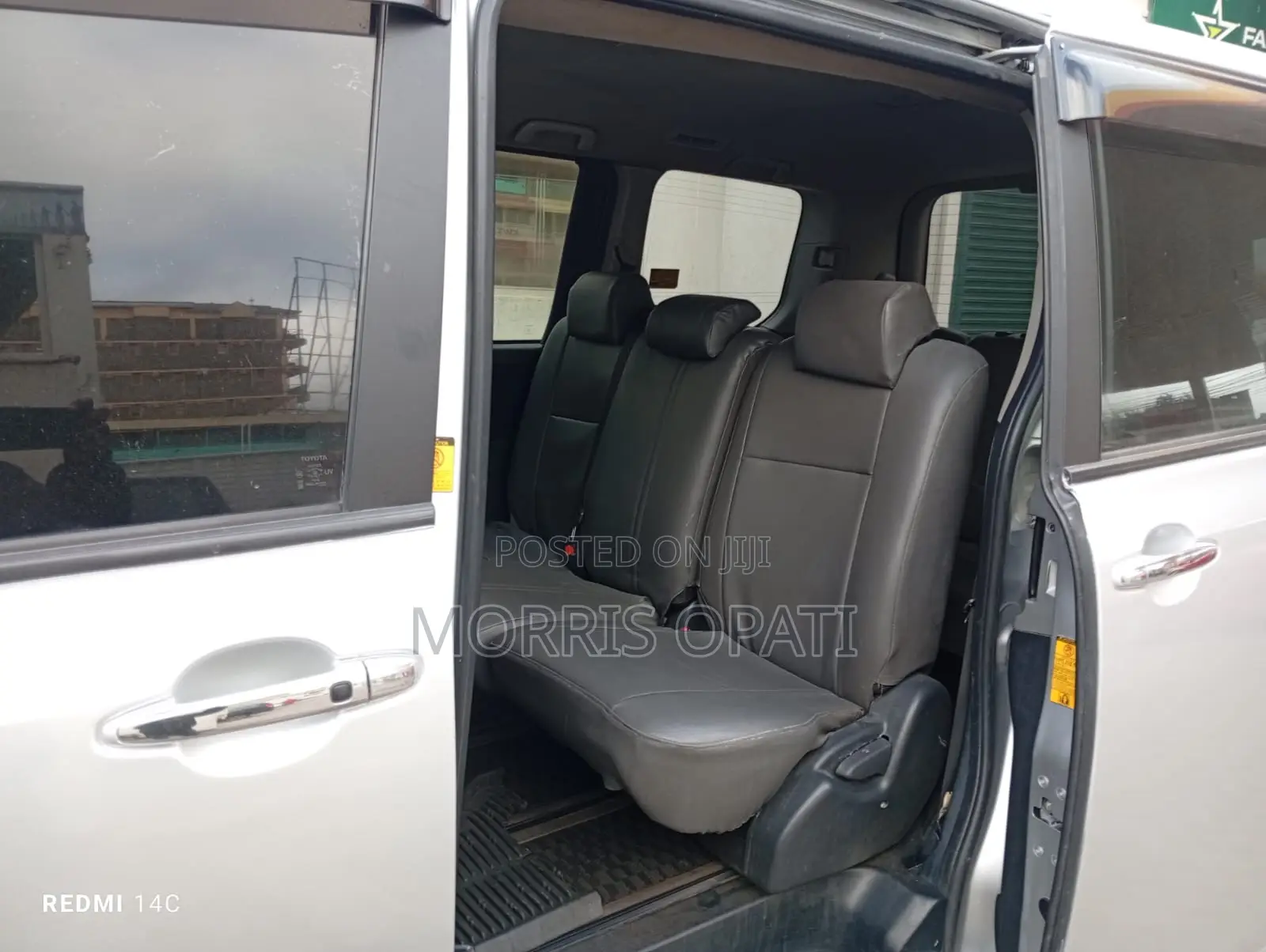 Toyota Noah 2013 Silver