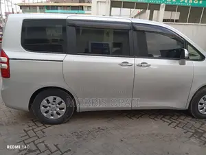 Toyota Noah 2013 Silver
