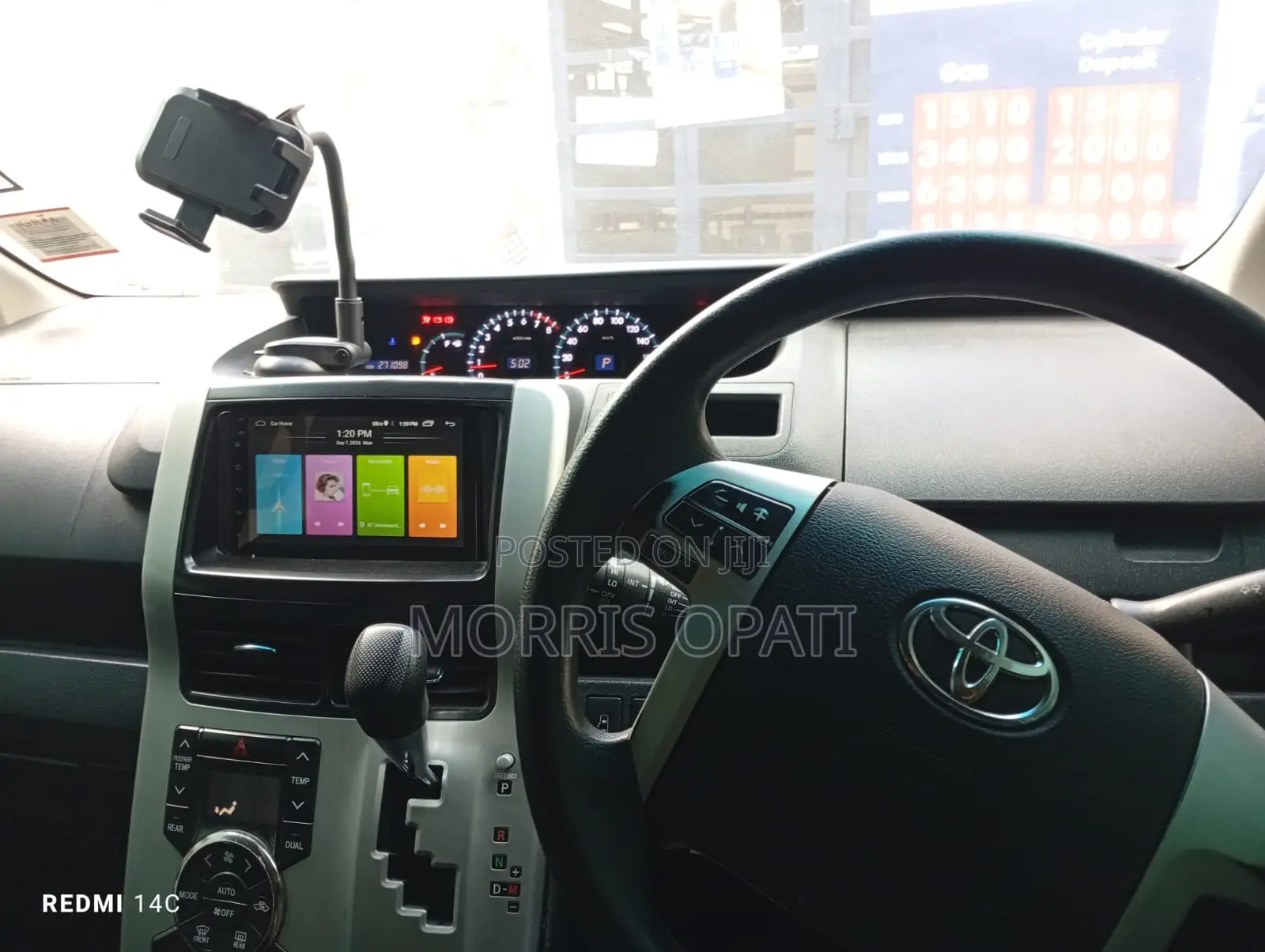 Toyota Noah 2013 Silver