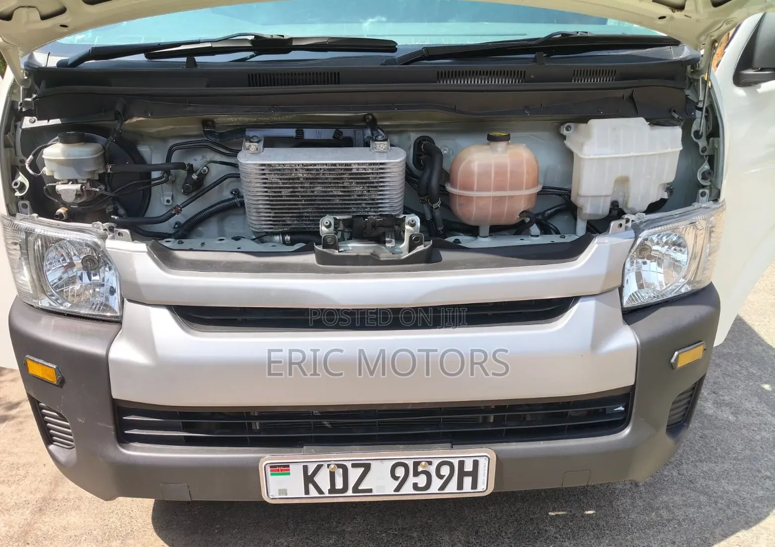 Toyota HiAce 2025 White