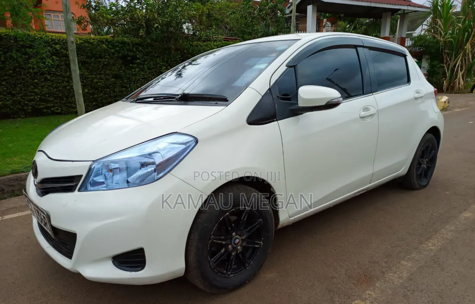 Toyota Vitz 2011 White