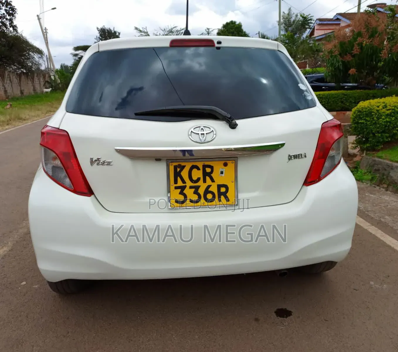 Toyota Vitz 2011 White