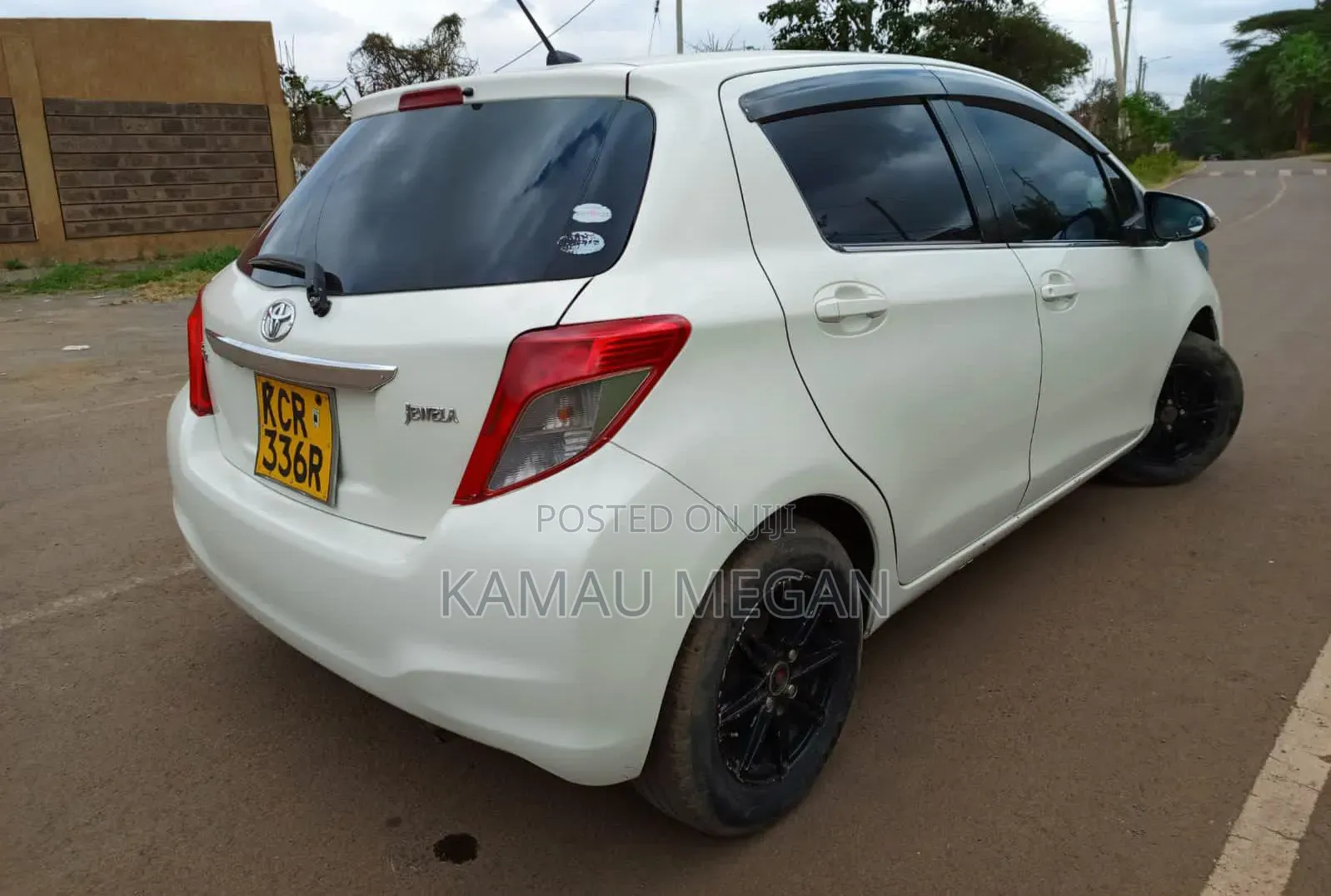 Toyota Vitz 2011 White