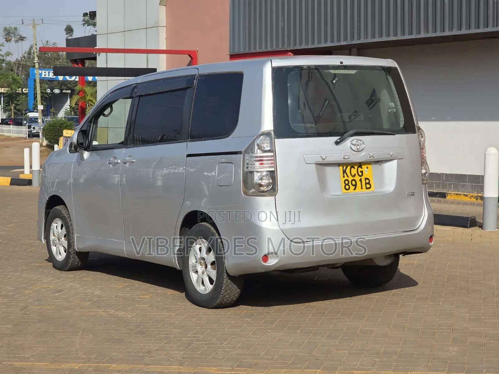 Toyota Noah 2015 Silver