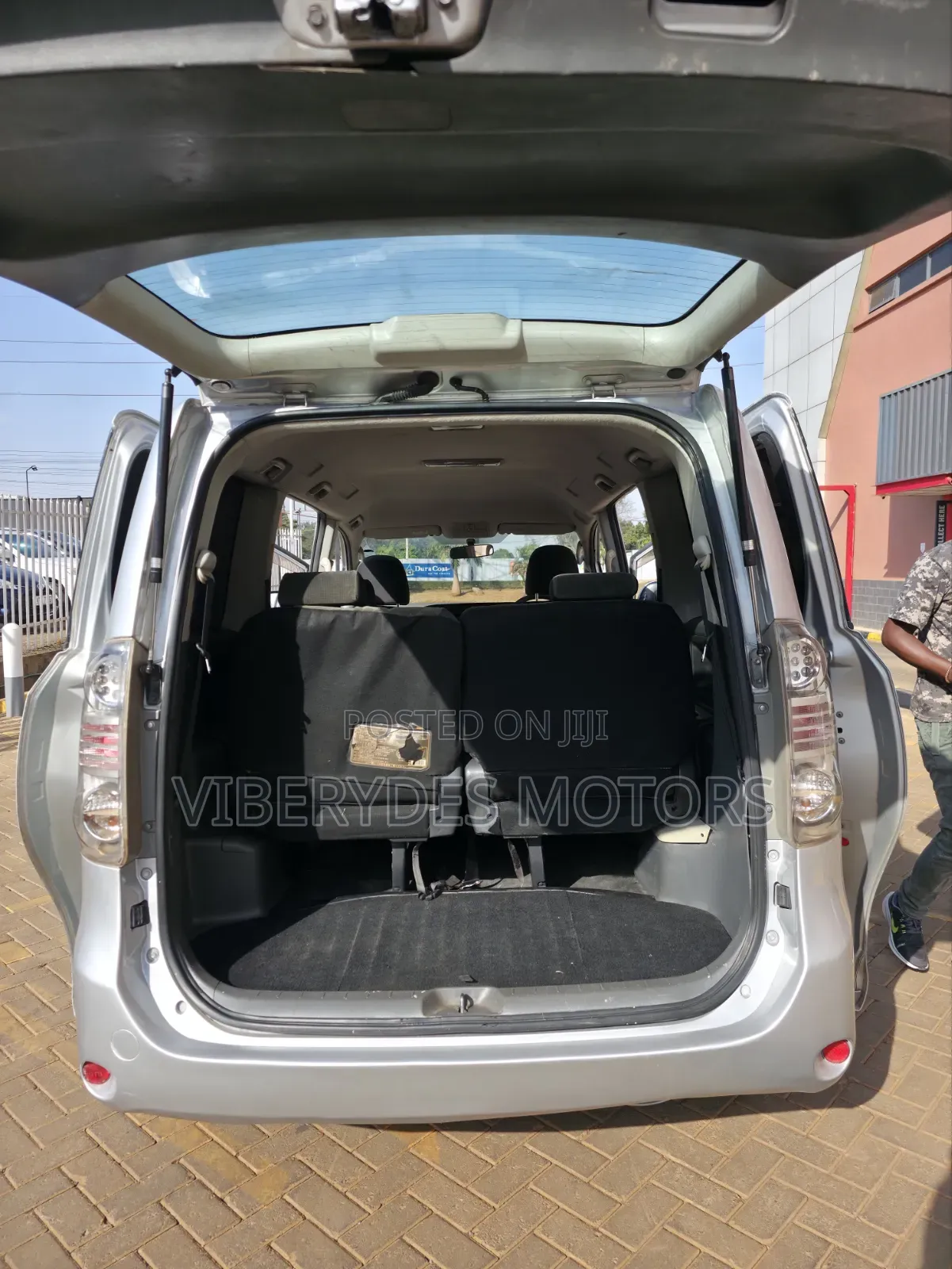 Toyota Noah 2015 Silver