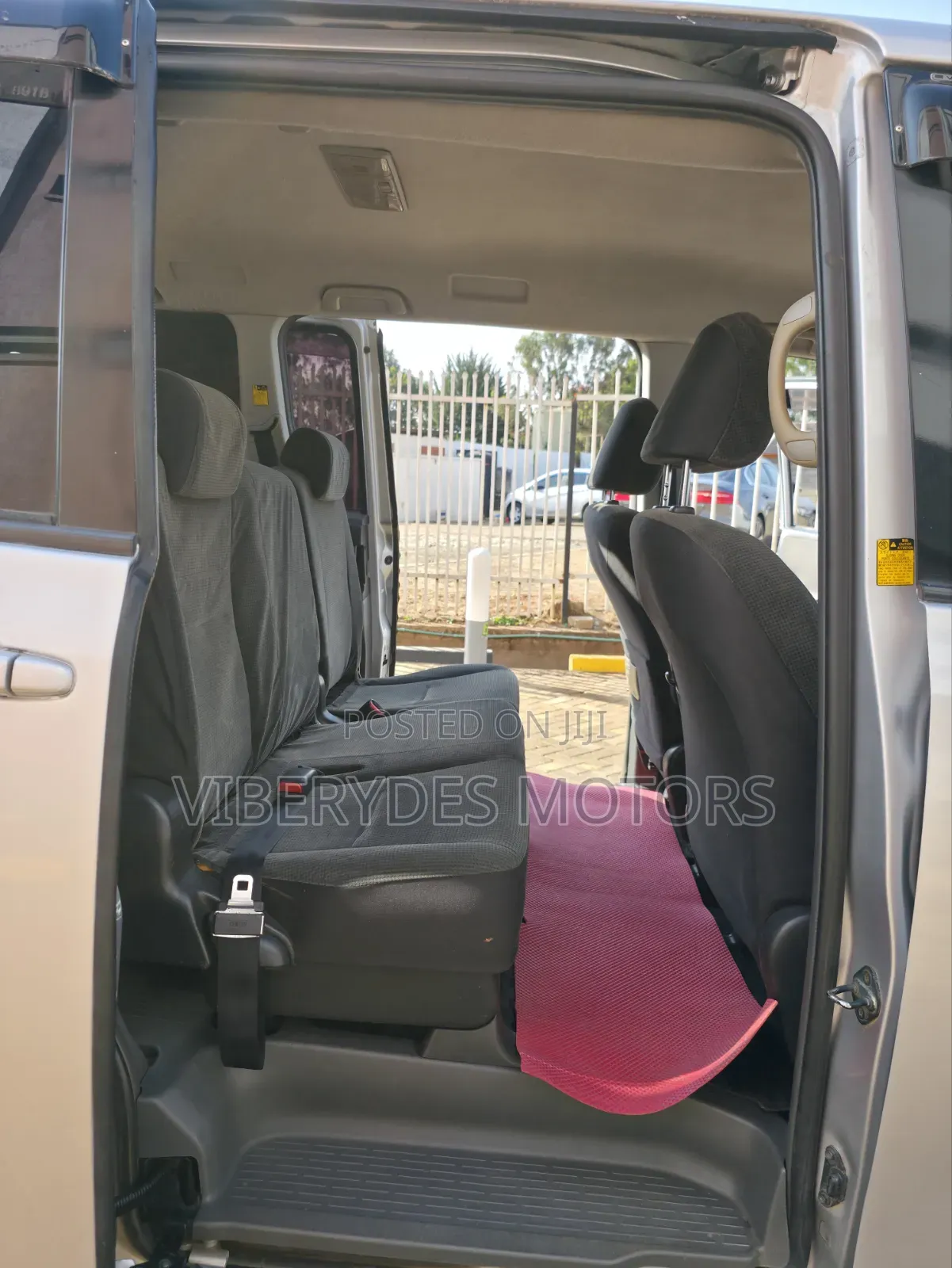 Toyota Noah 2015 Silver