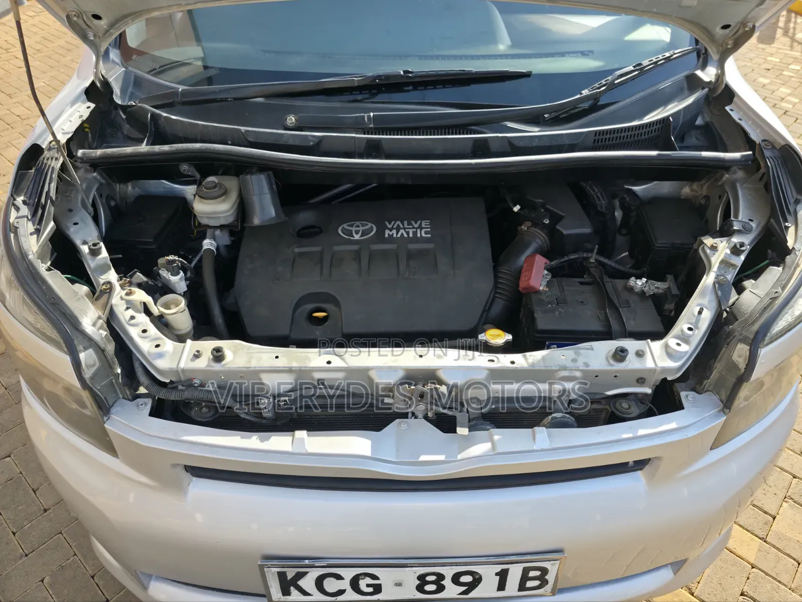 Toyota Noah 2015 Silver