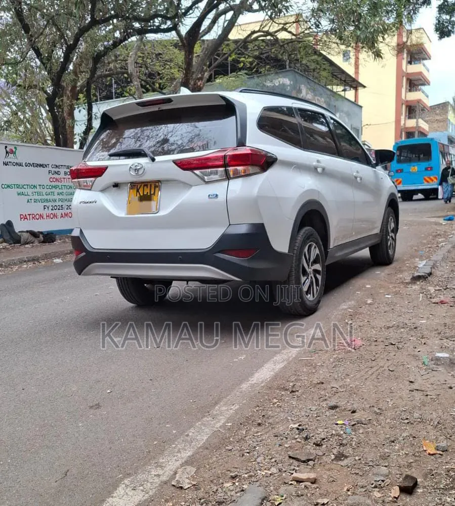 Toyota Rush 2018 White