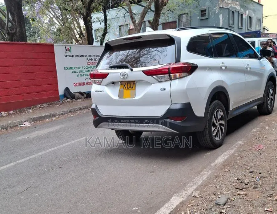 Toyota Rush 2018 White