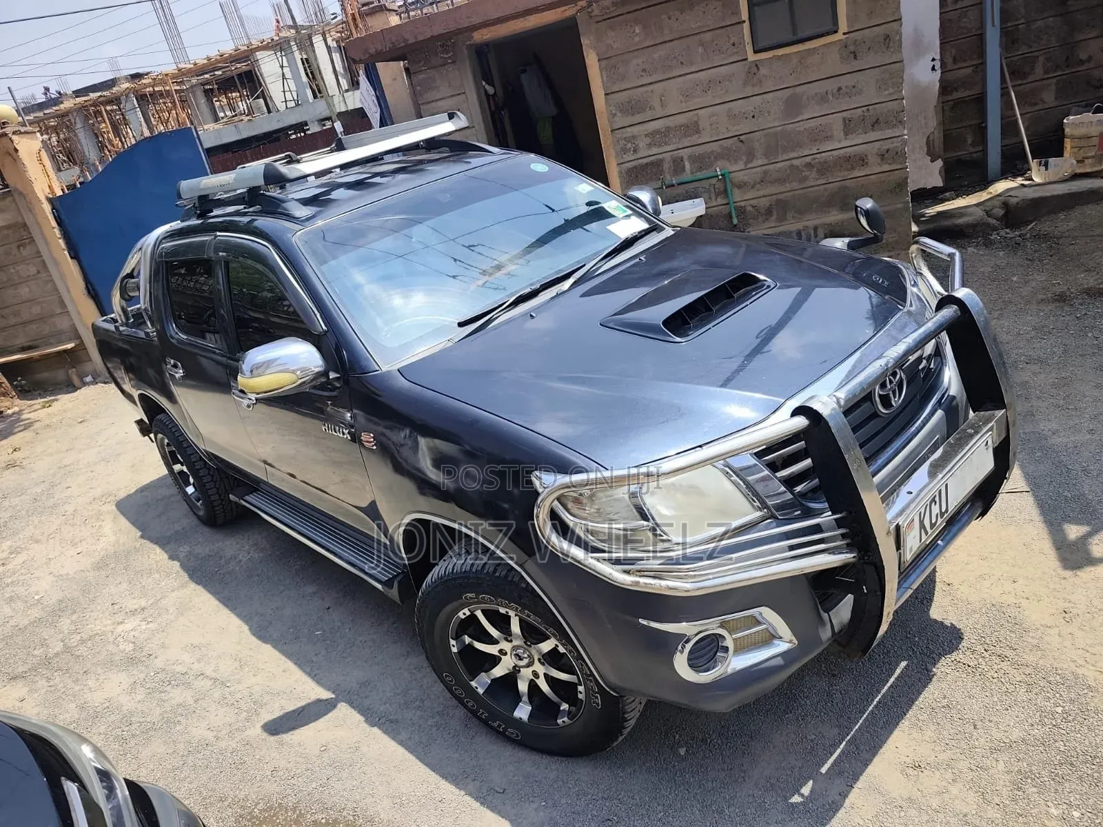 Toyota Hilux 2011 Black