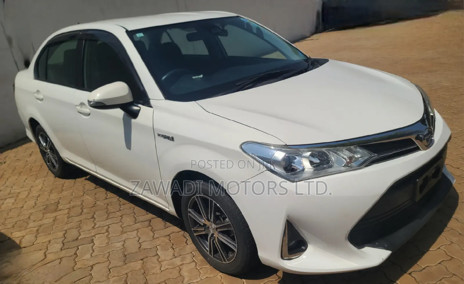 Toyota Axio 1.5 Hybrid 2WD 2019 White