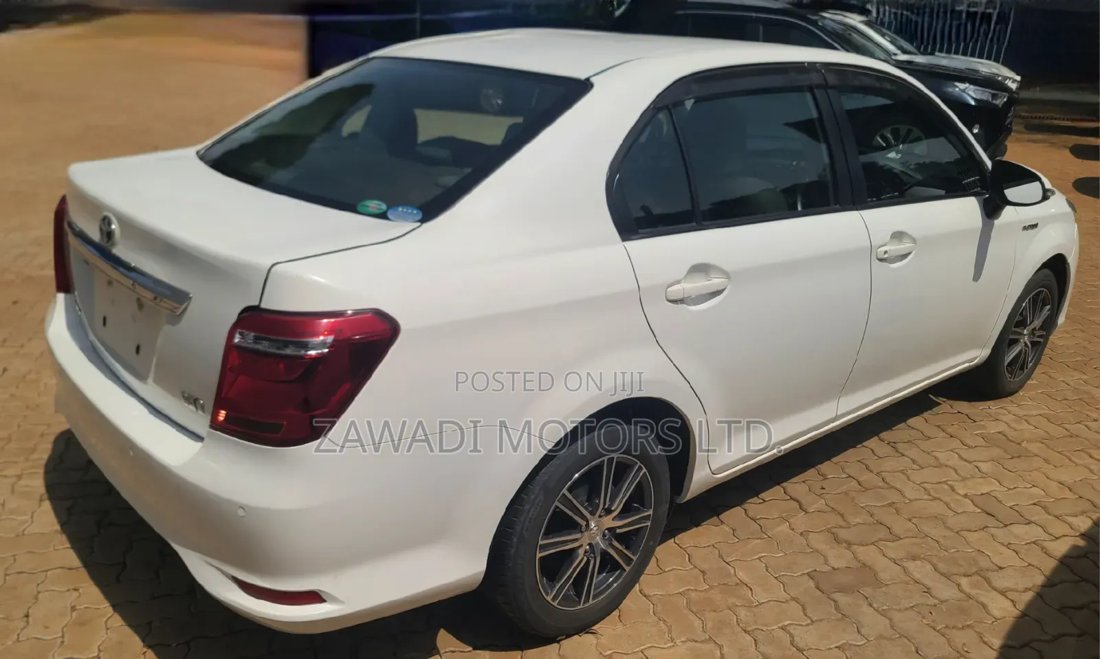 Toyota Axio 1.5 Hybrid 2WD 2019 White