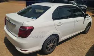 Toyota Axio 1.5 Hybrid 2WD 2019 White