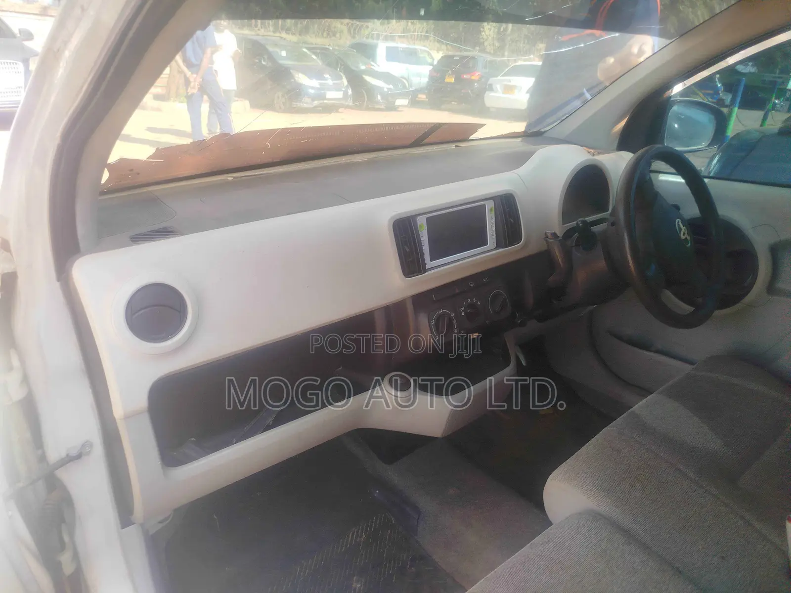 Toyota Passo 2011 Beige