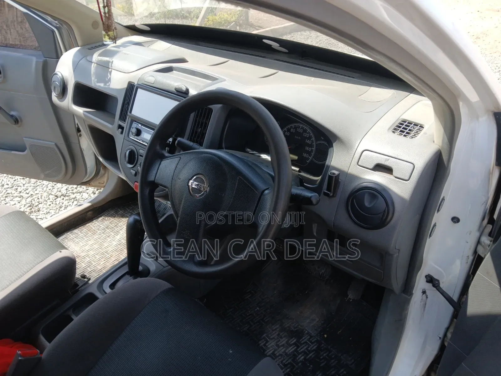 Nissan Advan 2011 White