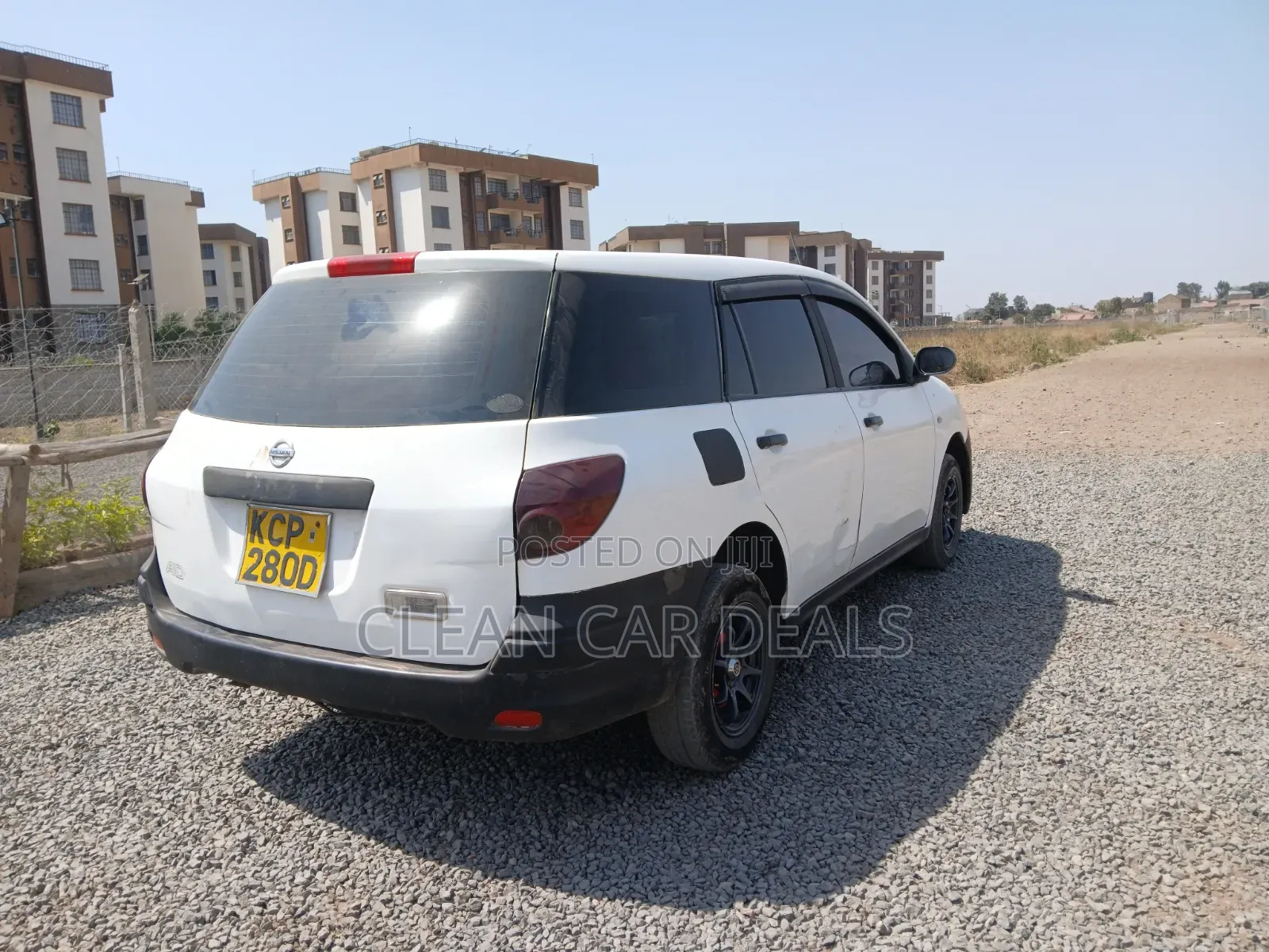 Nissan Advan 2011 White
