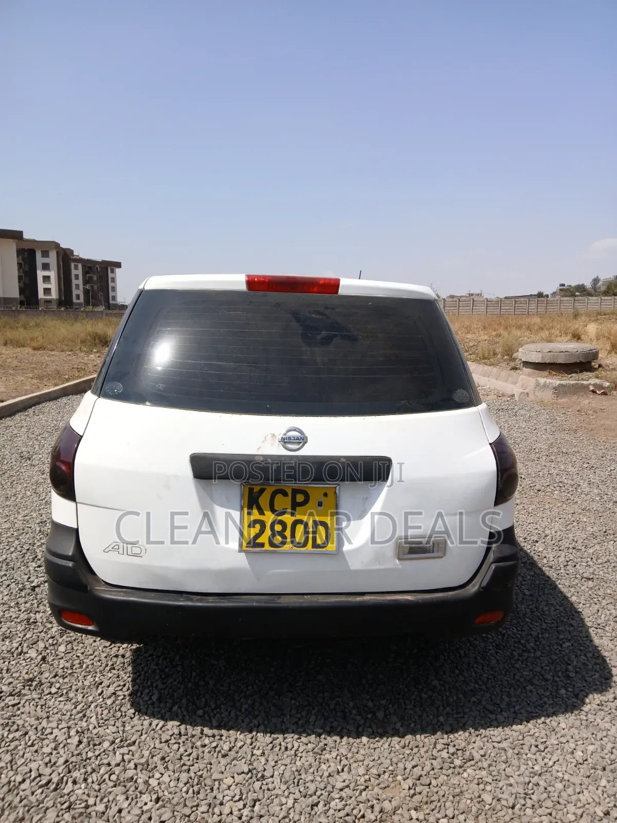 Nissan Advan 2011 White
