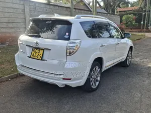 Toyota Vanguard 2013 Pearl