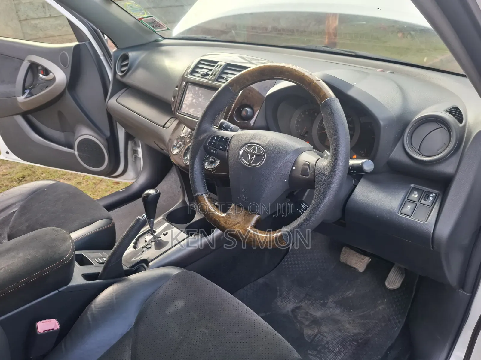 Toyota Vanguard 2013 Pearl