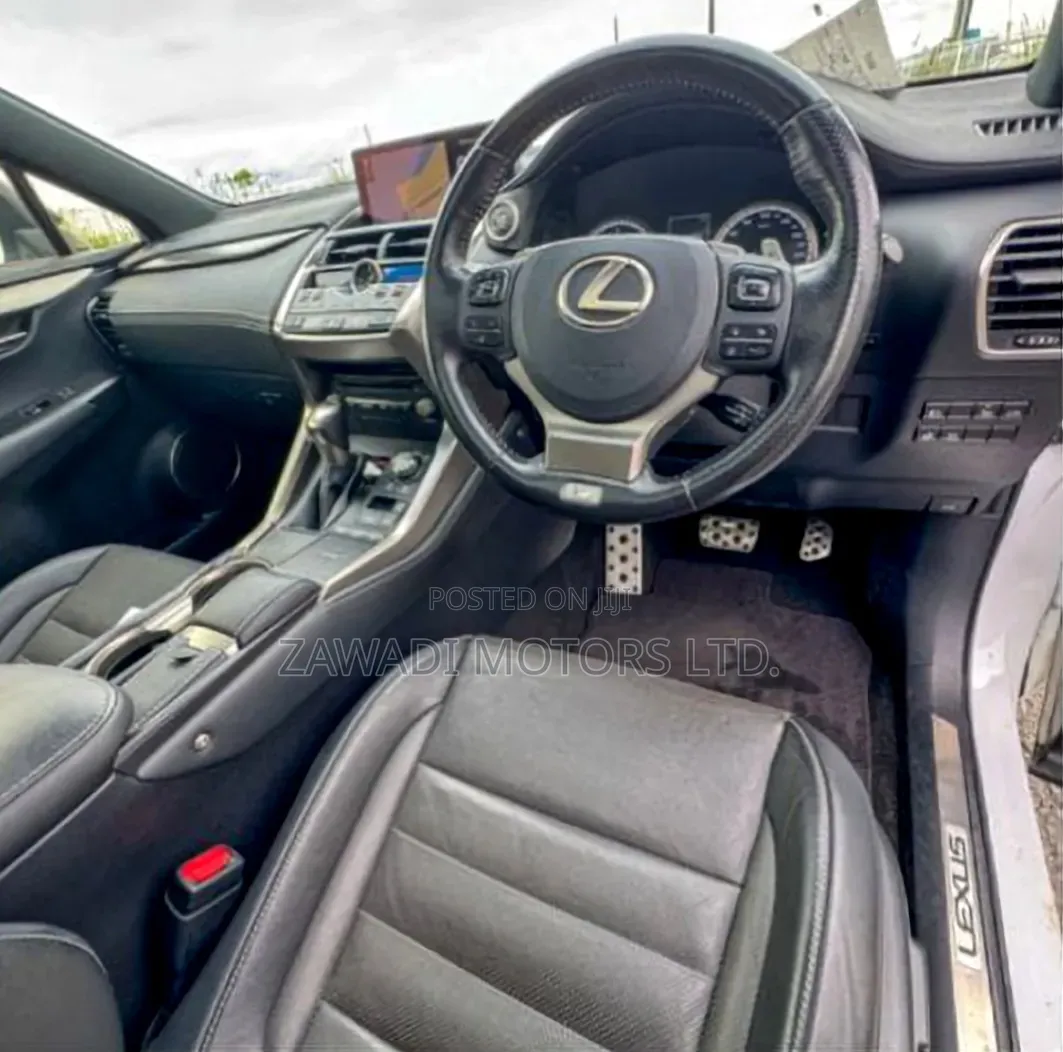 Lexus NX 300 FWD 2020 White
