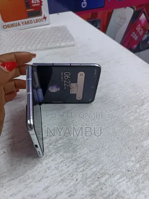 New Tecno Phantom V Flip 5G 256 GB Silver