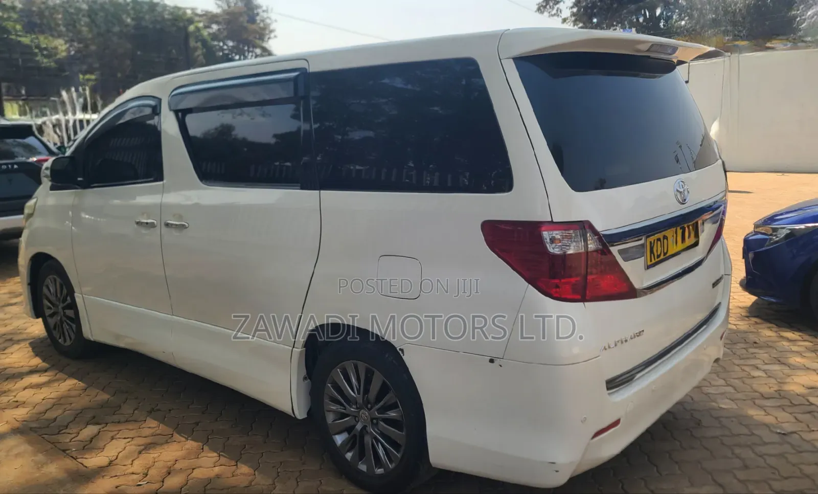 Toyota Alphard 2.4 Petrol AWD 2015 White