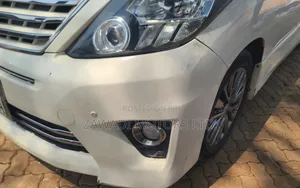Toyota Alphard 2.4 Petrol AWD 2015 White