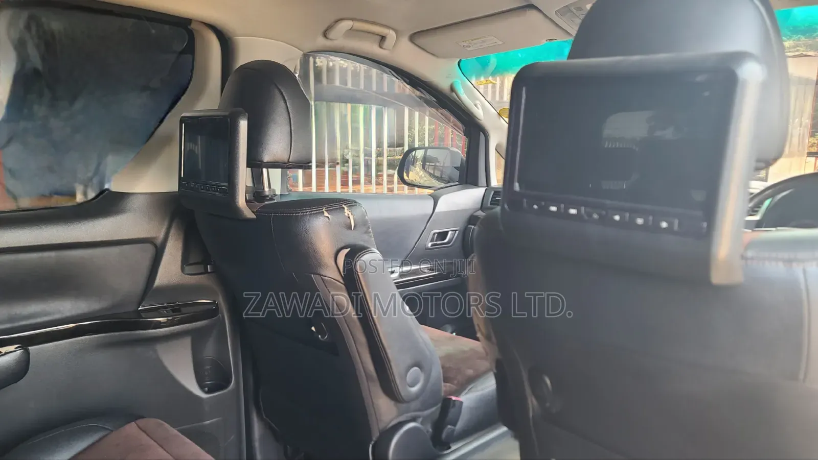 Toyota Alphard 2.4 Petrol AWD 2015 White