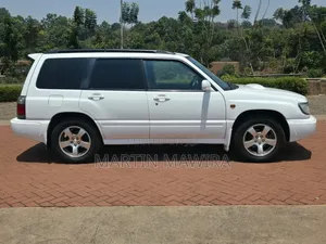 Subaru Forester 2000 White