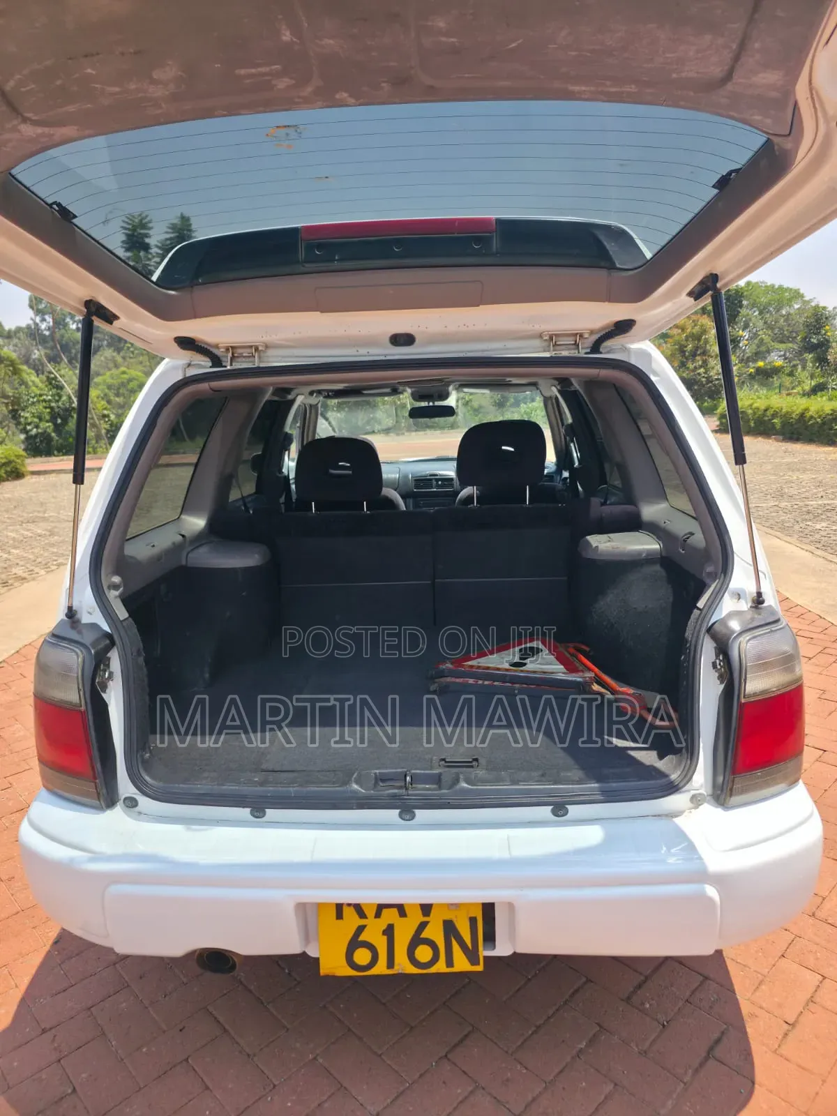 Subaru Forester 2000 White