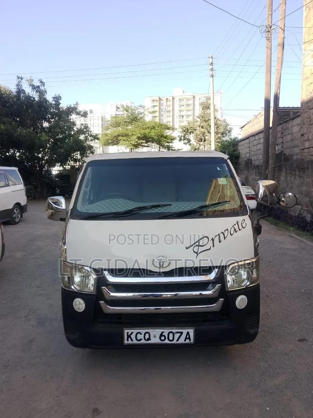 Toyota HiAce 2012 White