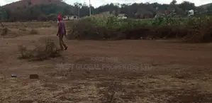 100 Acres on Mombasa-Nairobi Road Between Masimba Kiboko Is for Sale