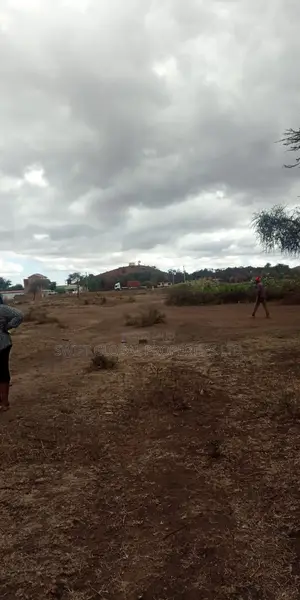 100 Acres on Mombasa-Nairobi Road Between Masimba Kiboko Is for Sale