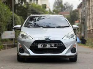 Toyota Aqua 2016 Silver