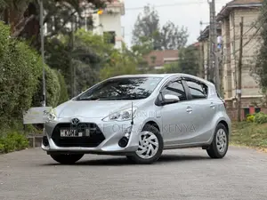 Toyota Aqua 2016 Silver