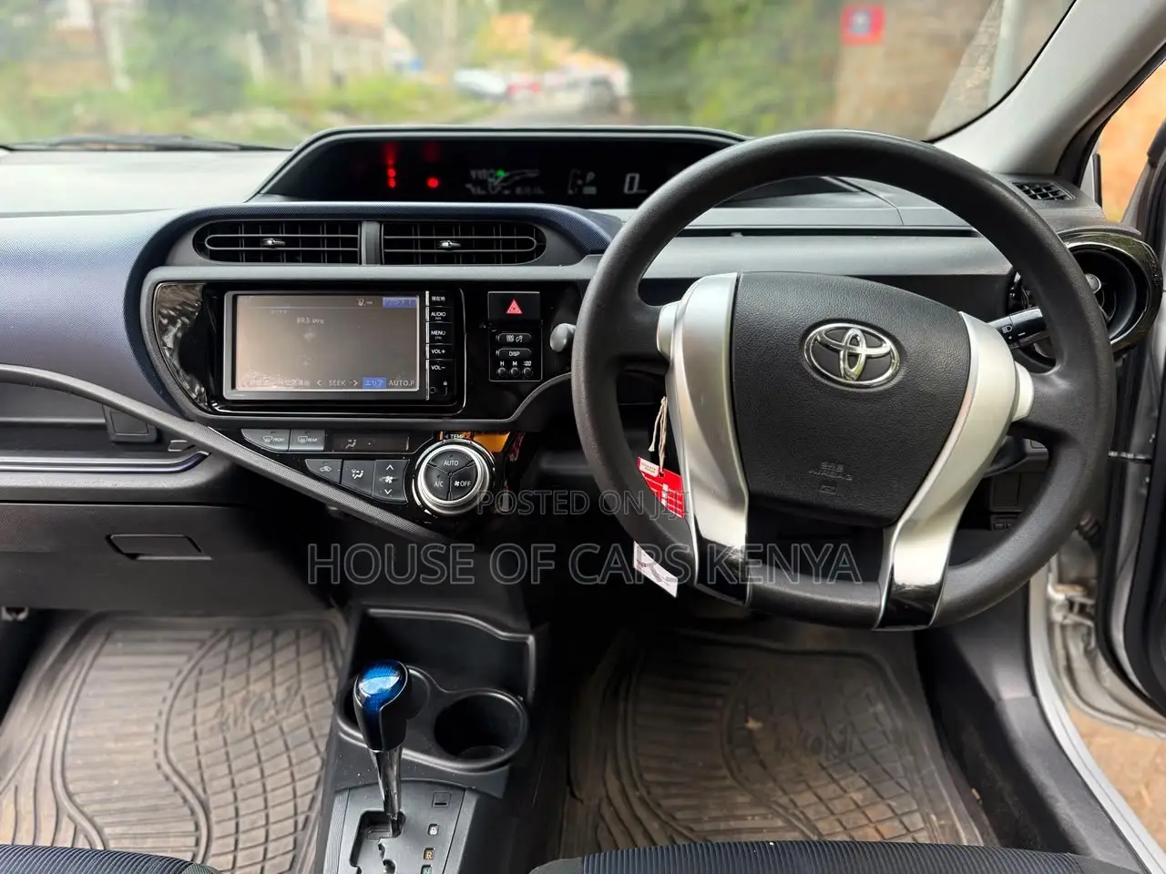 Toyota Aqua 2016 Silver