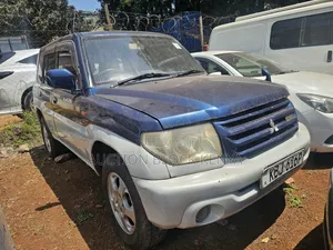 Mitsubishi Pajero IO 2002 Blue
