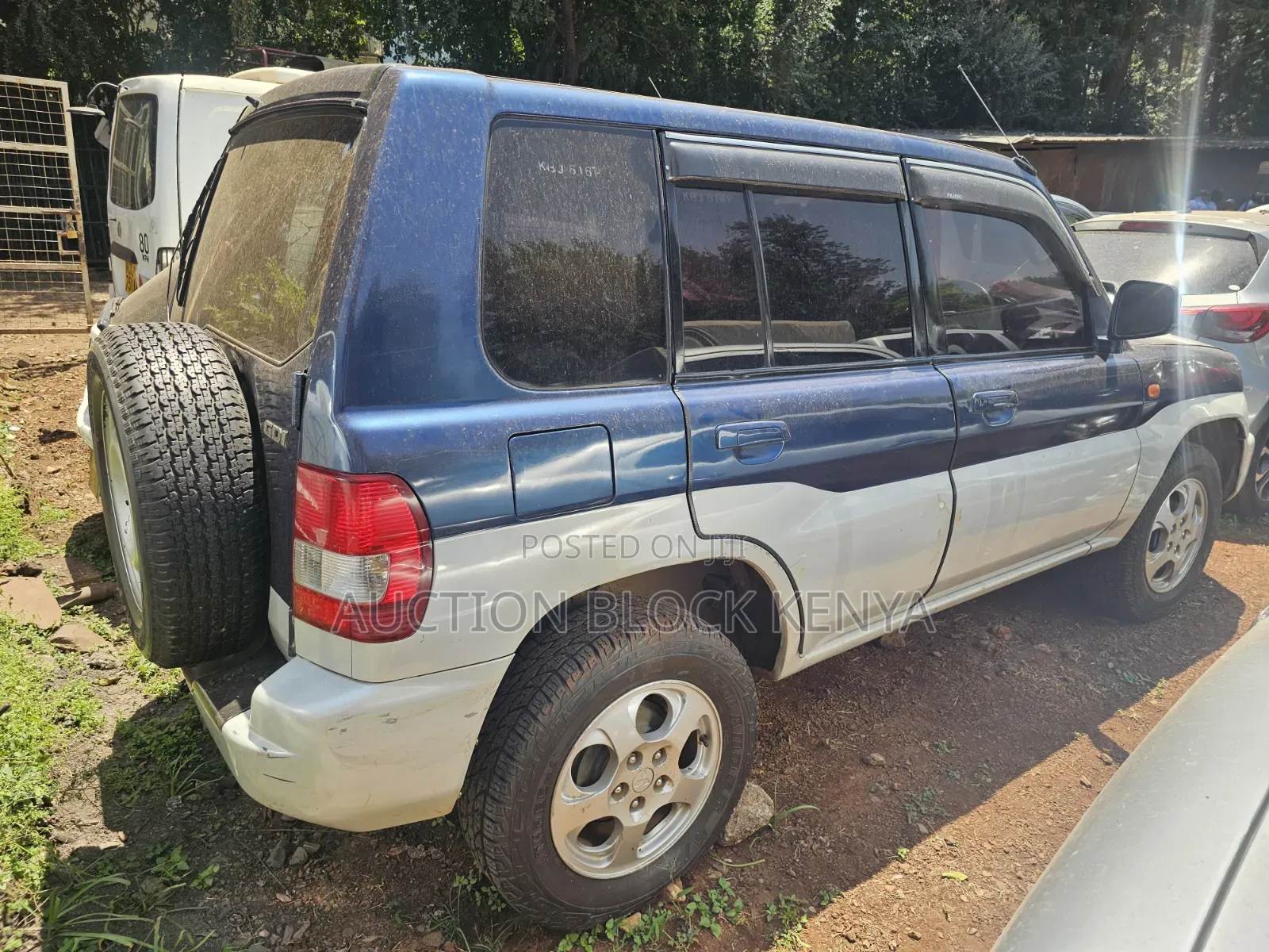 Mitsubishi Pajero IO 2002 Blue