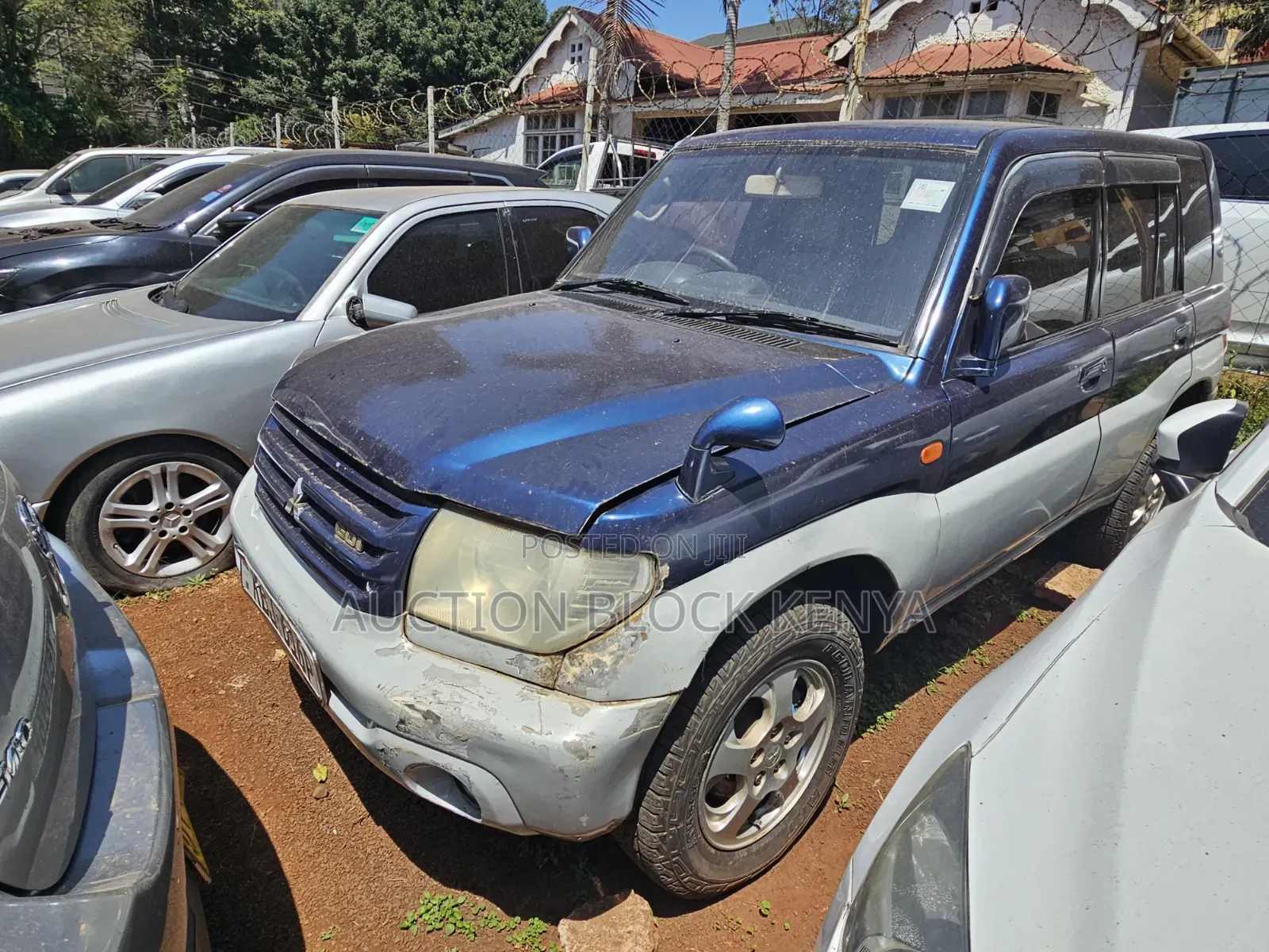 Mitsubishi Pajero IO 2002 Blue