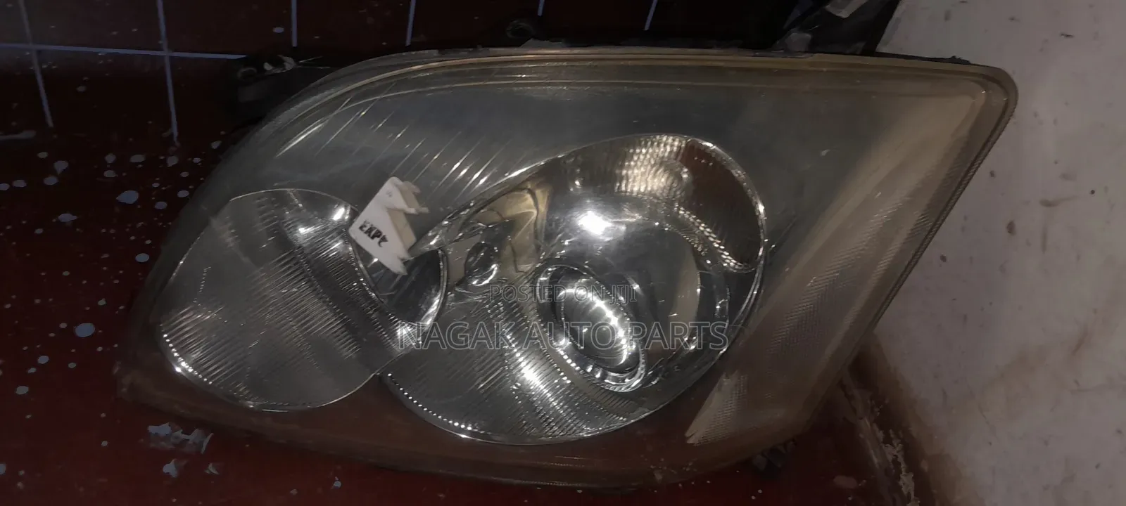 Toyota Avensis 2006 Headlight